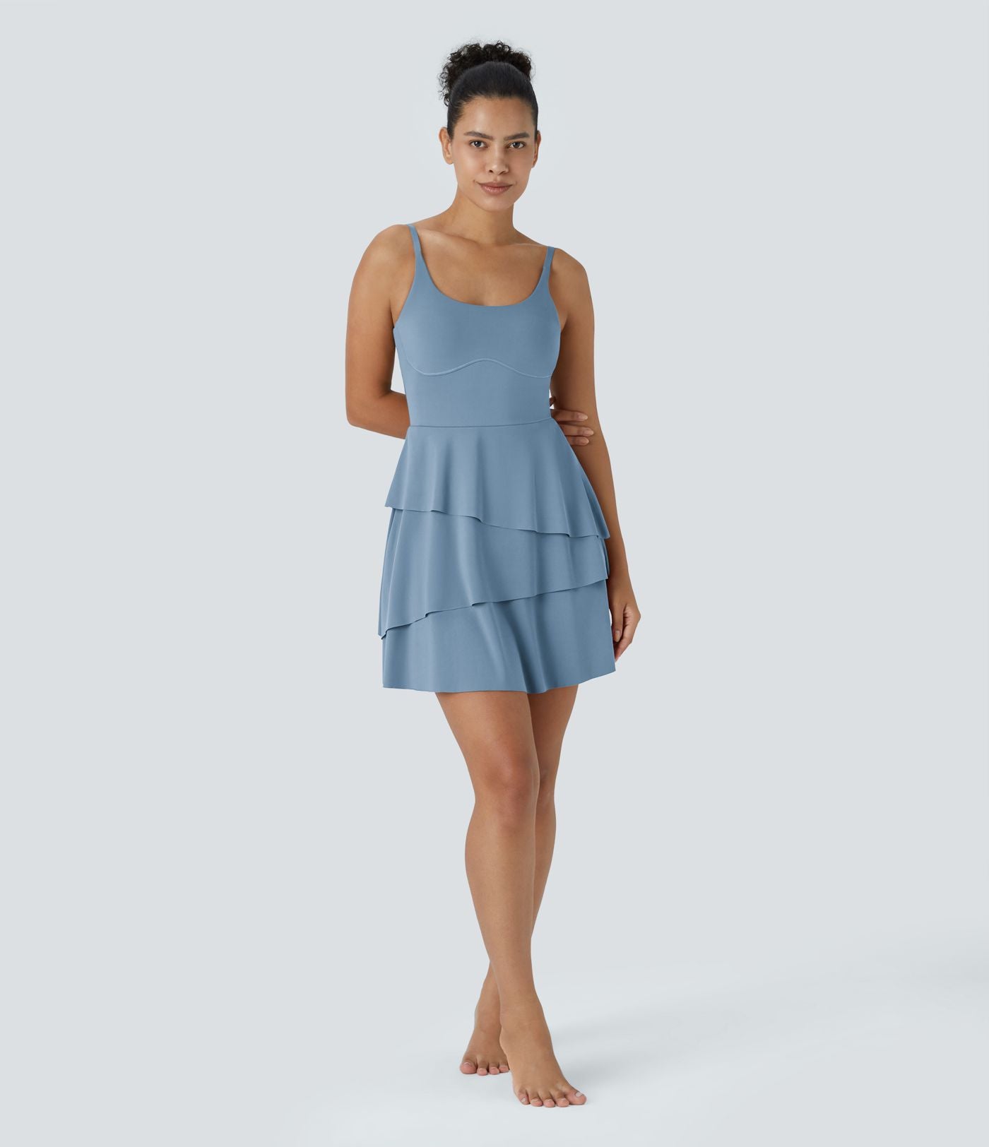 Robe de sport mini SoftlyZero™ Airy à effet frais InstantCool 2-en-1 avec volants superposés et dos nu avec poches