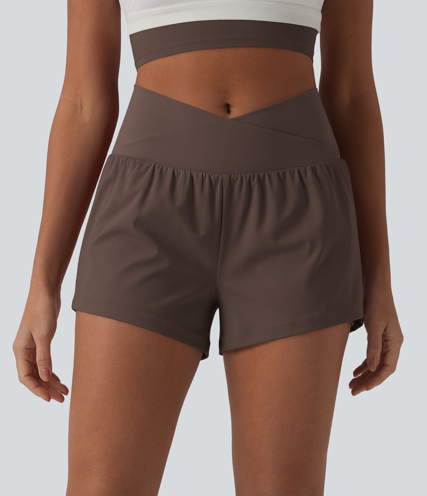 Short de yoga 2-en-1 SoftlyZero™ Airy croisé taille haute 7,5 cm effet frais InstantCool avec poches