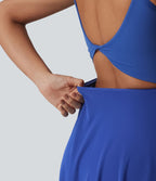 Robe de tennis courte 2-en-1 à bretelles SoftlyZero™ dos nu avec mesh contrasté, brassière intégrée et poches – Édition Easy Peasy – UPF 50+