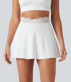 Jupe-short de tennis mini taille haute SoftlyZero™ Airy effet frais InstantCool avec dentelle contrastée, poches et protection solaire UPF50+
