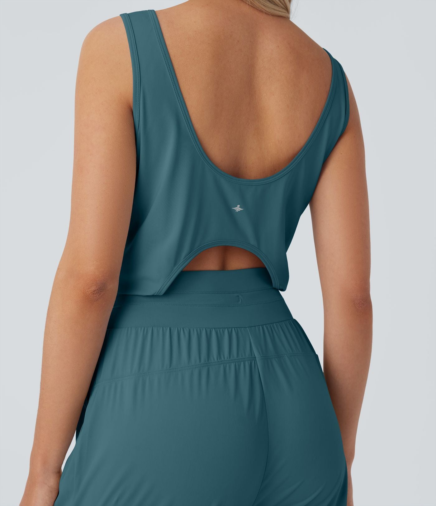 Combinaison de yoga col bateau sans manches dos nu avec découpes et poches latérales à cordon de serrage effet frais InstantCool, protection solaire UPF50+