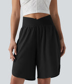 Short taille haute croisé séchage rapide avec ourlet arrondi Breezeful™ et poches