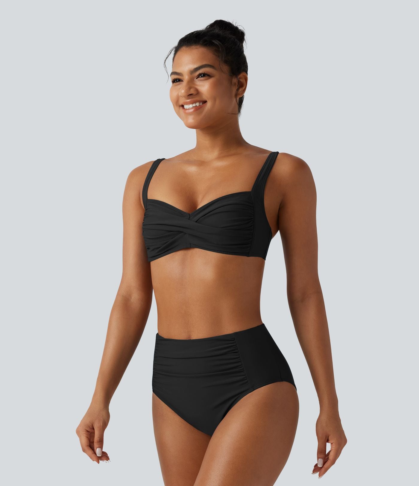 Ensemble bikini push-up gainant avec bretelles ajustables, design torsadé, fronces et brassière intégrée