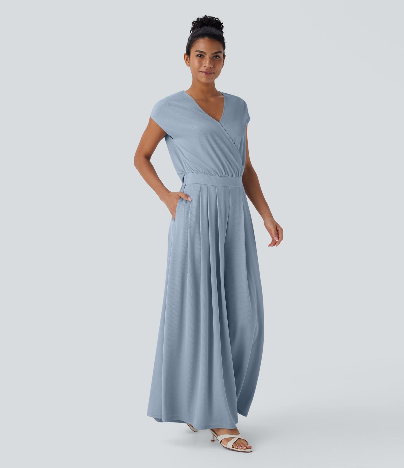 Combinaison fluide en tissu gaufré, col V, manches courtes, jambes larges et poches latérales - Easy Peasy Edition