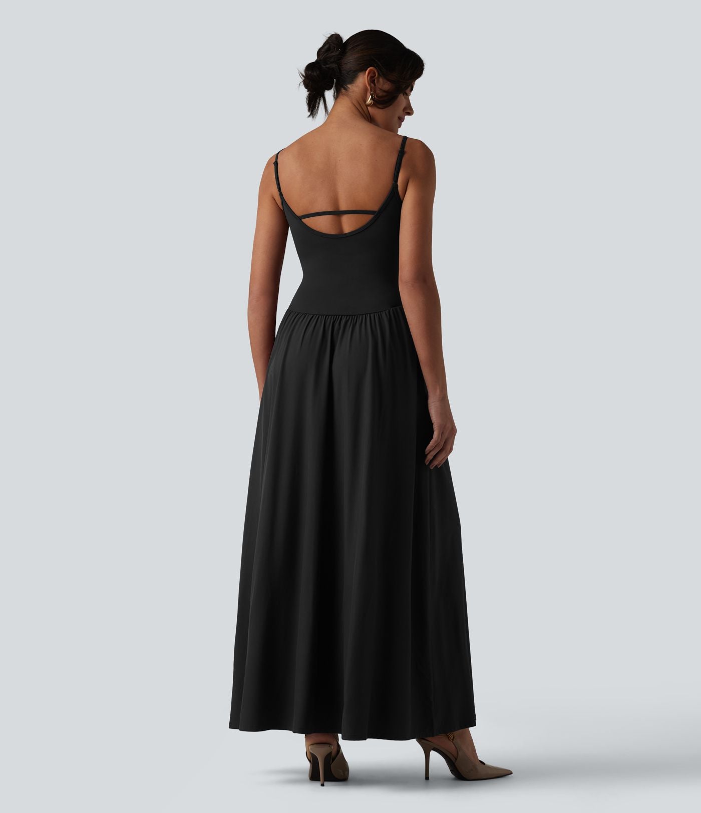 Robe nuisette maxi fluide Breezeful™ à séchage rapide dos nu avec bretelles ajustables, fronces et brassière intégrée - Demoiselle d'honneur et invitée de mariage