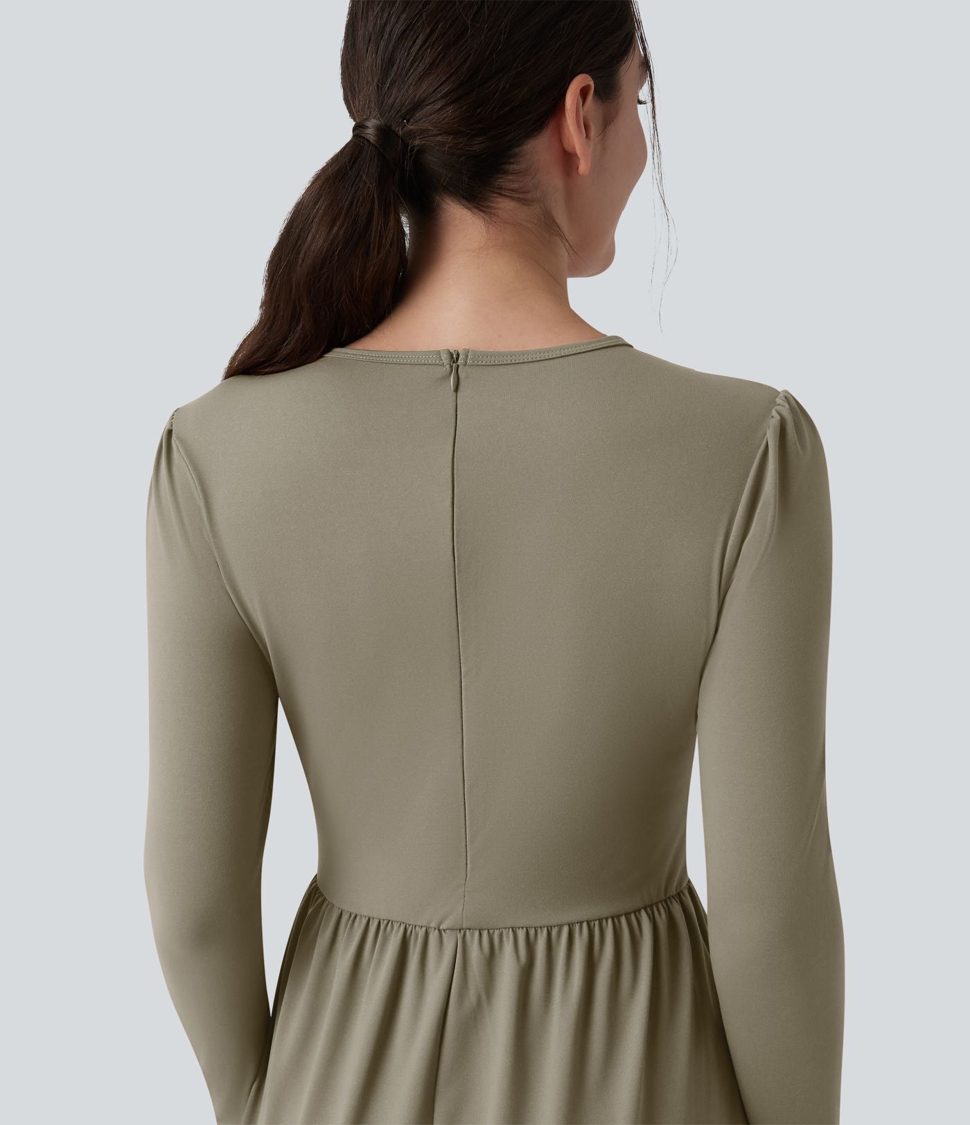 Robe tailleur mi-longue col rond manches longues ourlet à volants étagés
