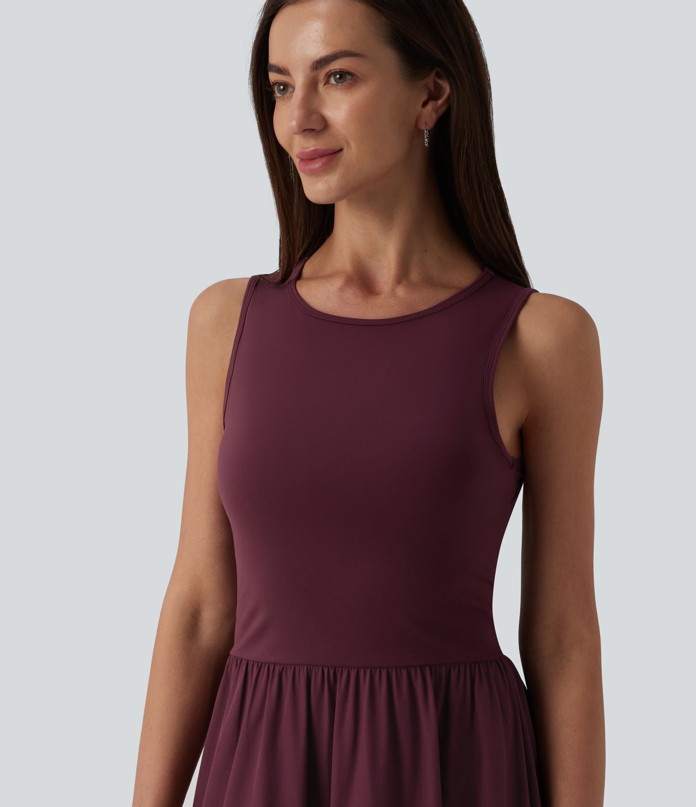 Robe mi-longue décontractée col rond sans manches découpes