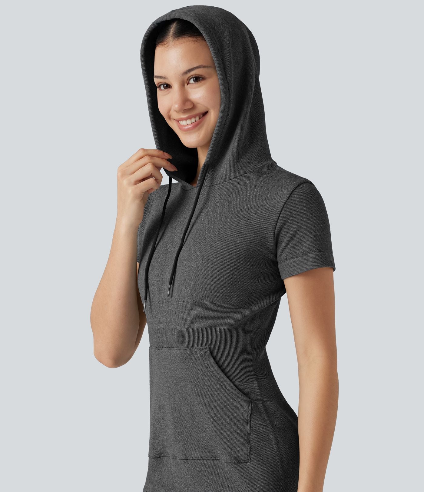 Robe mini moulante OneForm Seamless Flow à capuche avec cordon de serrage, manches courtes et poche