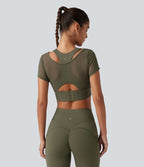 Crop top de running effet frais InstantCool à séchage rapide avec encolure bateau, mesh contrasté, manches courtes, coussinets amovibles et protection solaire UPF50+