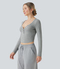 Haut détente cropped maille côtelée col henley manches longues