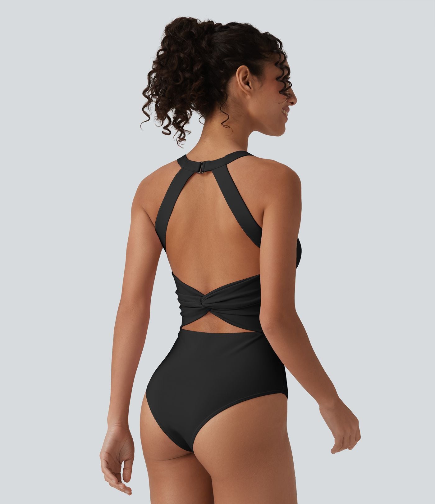 Body SoftlyZero™ Airy col U sans manches dos torsadé ouvert effet frais InstantCool avec boucle réglable et brassière intégrée