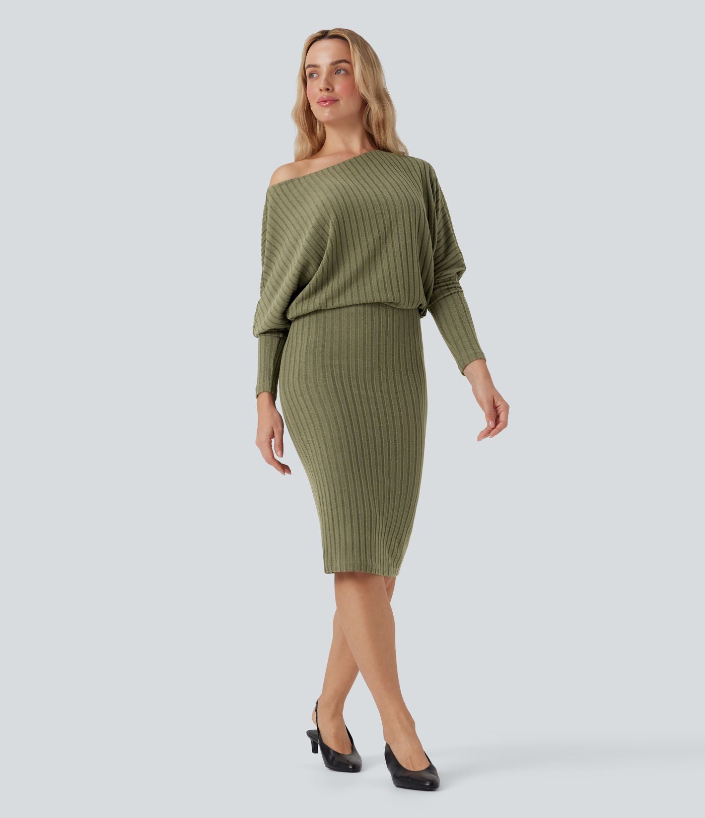 Robe de mi-longue moulante décontractée maille côtelée épaules dénudées manches chauve-souris