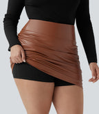 Jupe mini moulante grande taille 2-en-1 en molleton et tissu enduit taille haute gainante avec fronces et ourlet arrondi