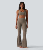 Pantalon de yoga évasé gainant taille haute avec dentelle contrastée et poche Halara UltraSculpt™