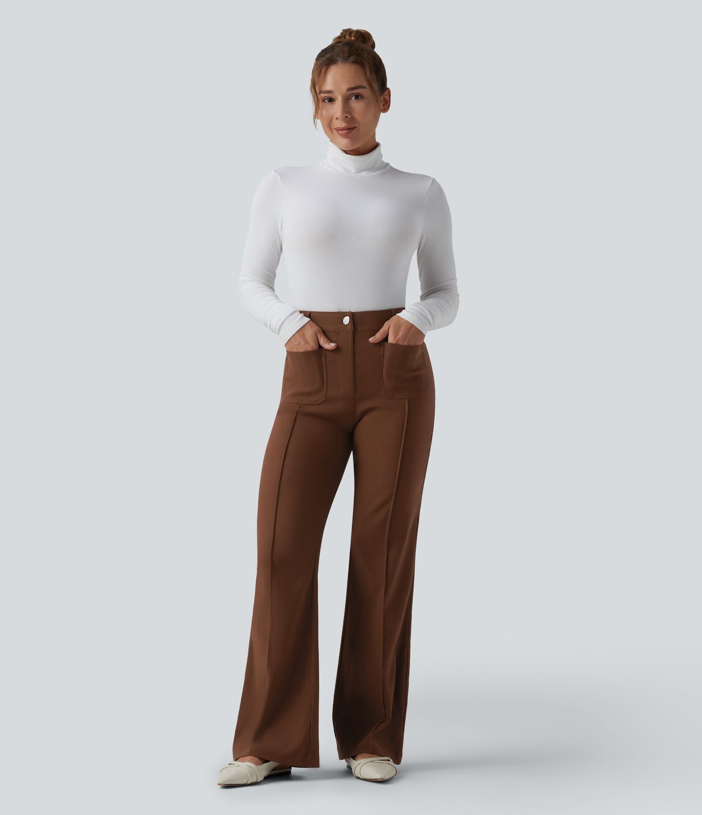 Pantalon tailleur évasé taille haute avec poches
