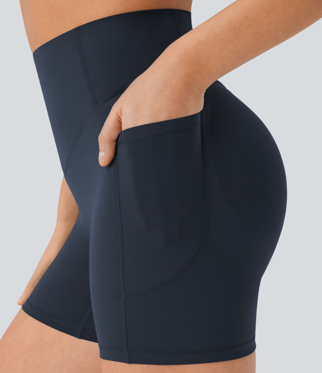 Short cycliste 12,5 cm d'entraînement gainant galbant taille haute avec effet scrunch et poches Halara UltraSculpt™
