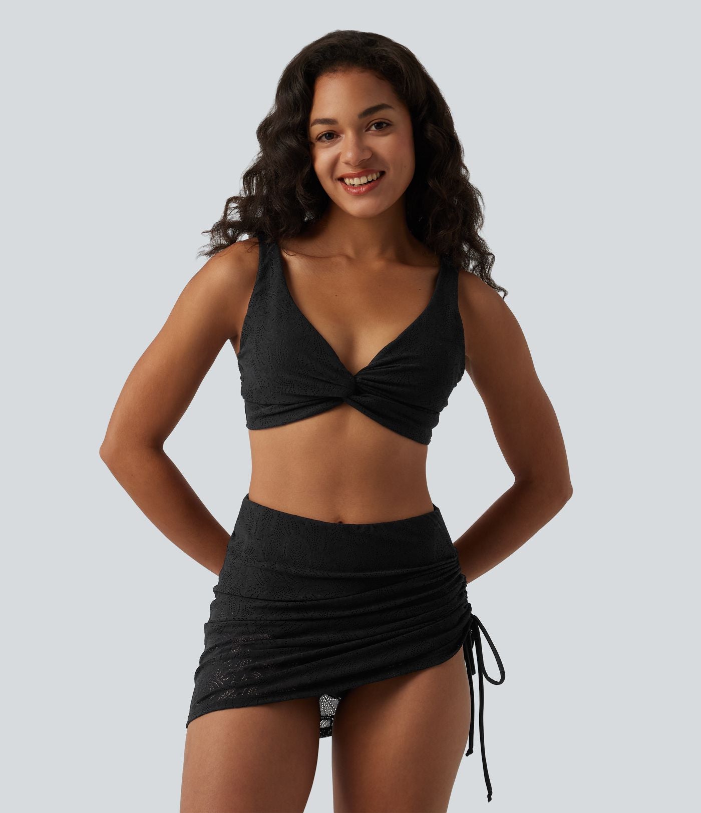 Ensemble Bikini 2-en-1 col V profond ventre plat avec détail torsadé, bretelles réglables, cordon de serrage et superposition en dentelle