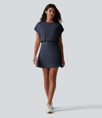 Robe de sport mini de yoga SoftlyZero™ Airy 2-en-1 effet frais InstantCool col rond à manches courtes, demi-zip et poches, accès facile Easy Peasy