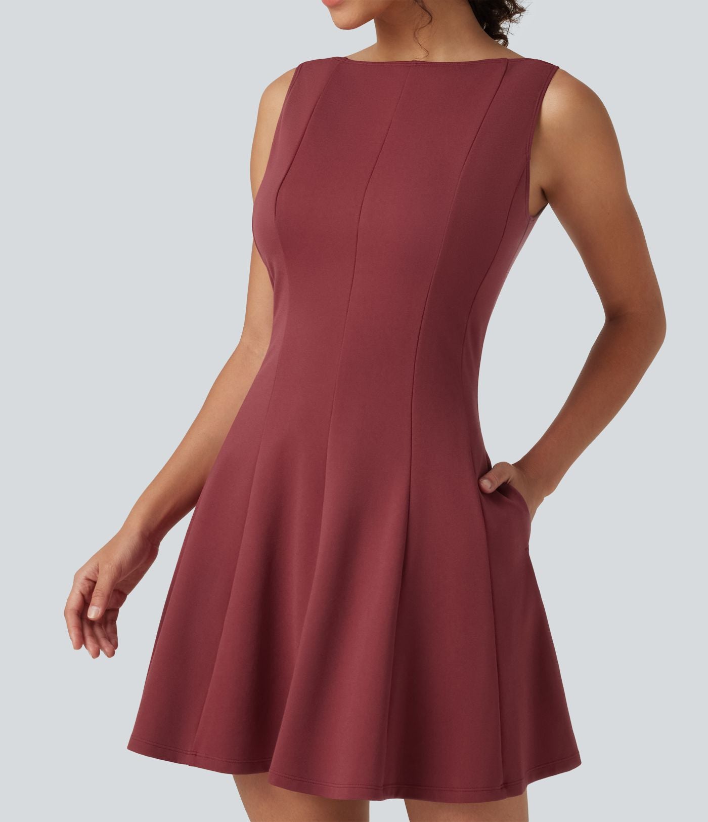 Robe mini évasée esprit bureau à encolure bateau sans manches avec poches