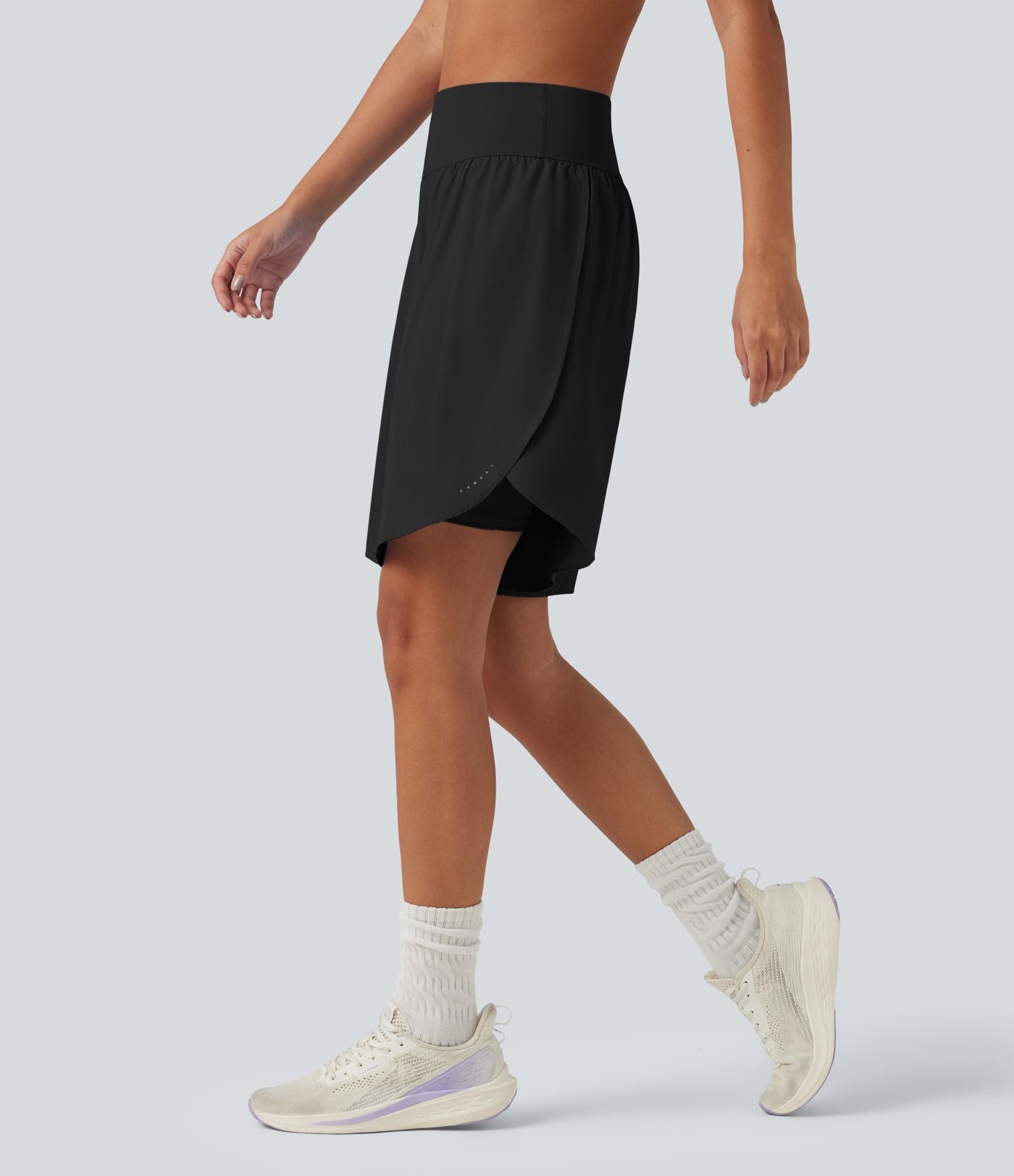 Short de course 2 en 1 SoftlyZero™ QuickDry taille haute, effet ventre plat, pois réfléchissants, ourlet croisé, 23 cm, avec poches