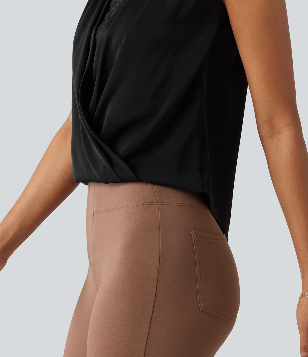 Blouse esprit bureau défroissage facile, col V, dentelle contrastée, fronces et sans manches
