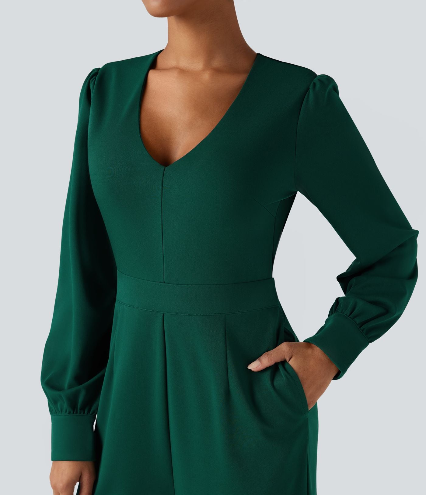 Combinaison tailleur col V manches longues bouffantes coupe droite avec poches