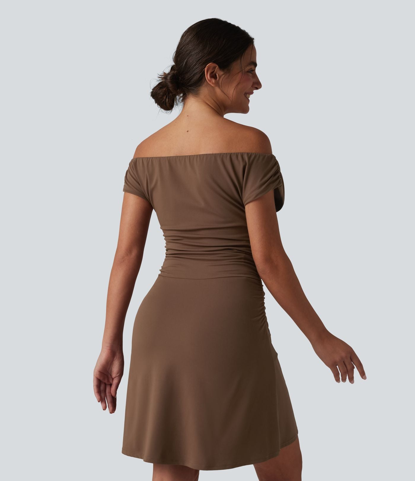 Robe de yoga active 2 en 1 SoftlyZero™ à épaules dénudées, bretelles amovibles et soutien-gorge intégré, avec poches - Facile à porter