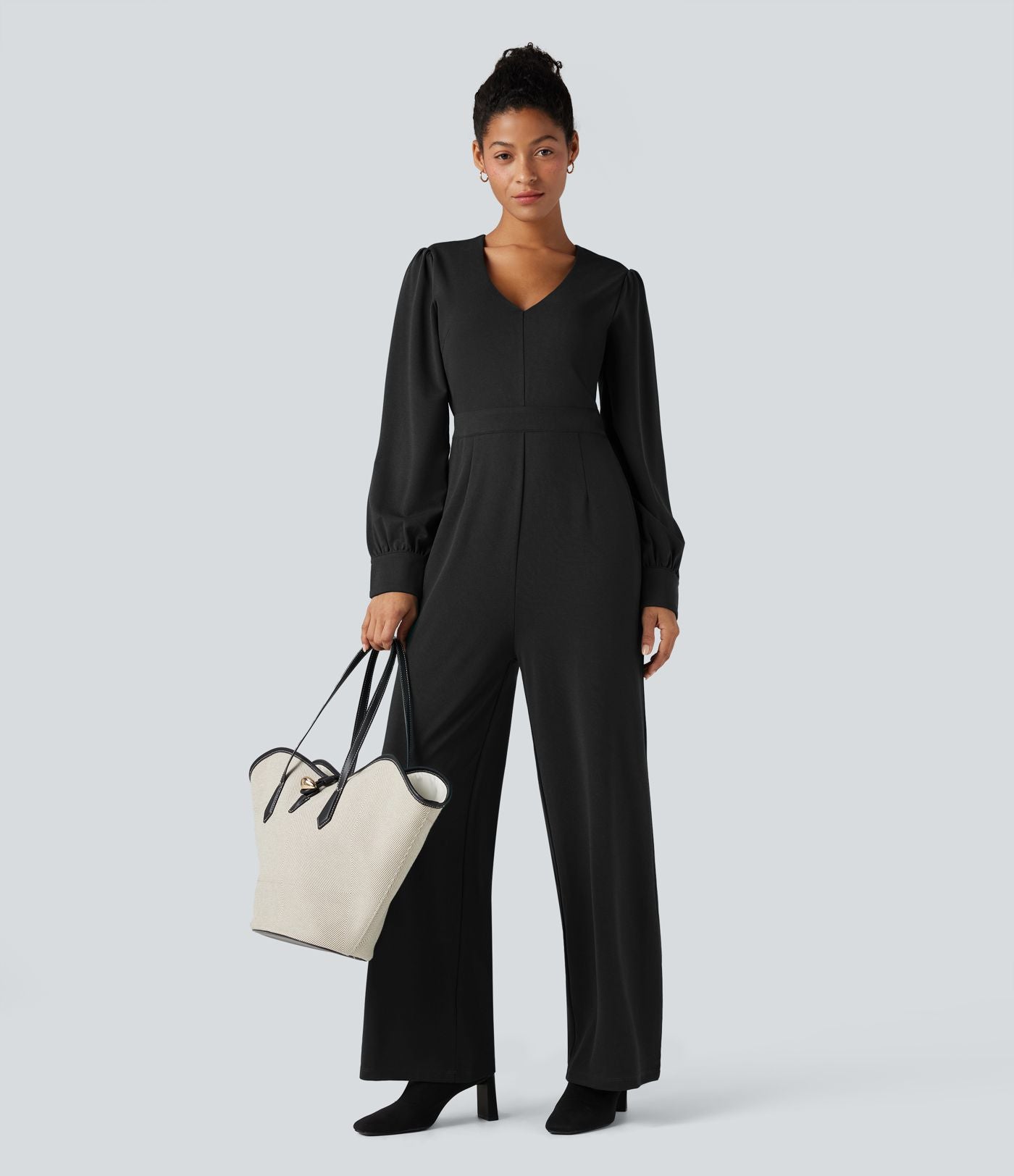 Combinaison tailleur col V manches longues bouffantes coupe droite avec poches