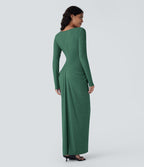 Robe longue froncée à manches longues et décolleté plongeant en V