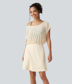 Robe-short mini SoftlyZero™ Plush pour le yoga à encolure bateau, manches courtes et poches - Easy Peasy