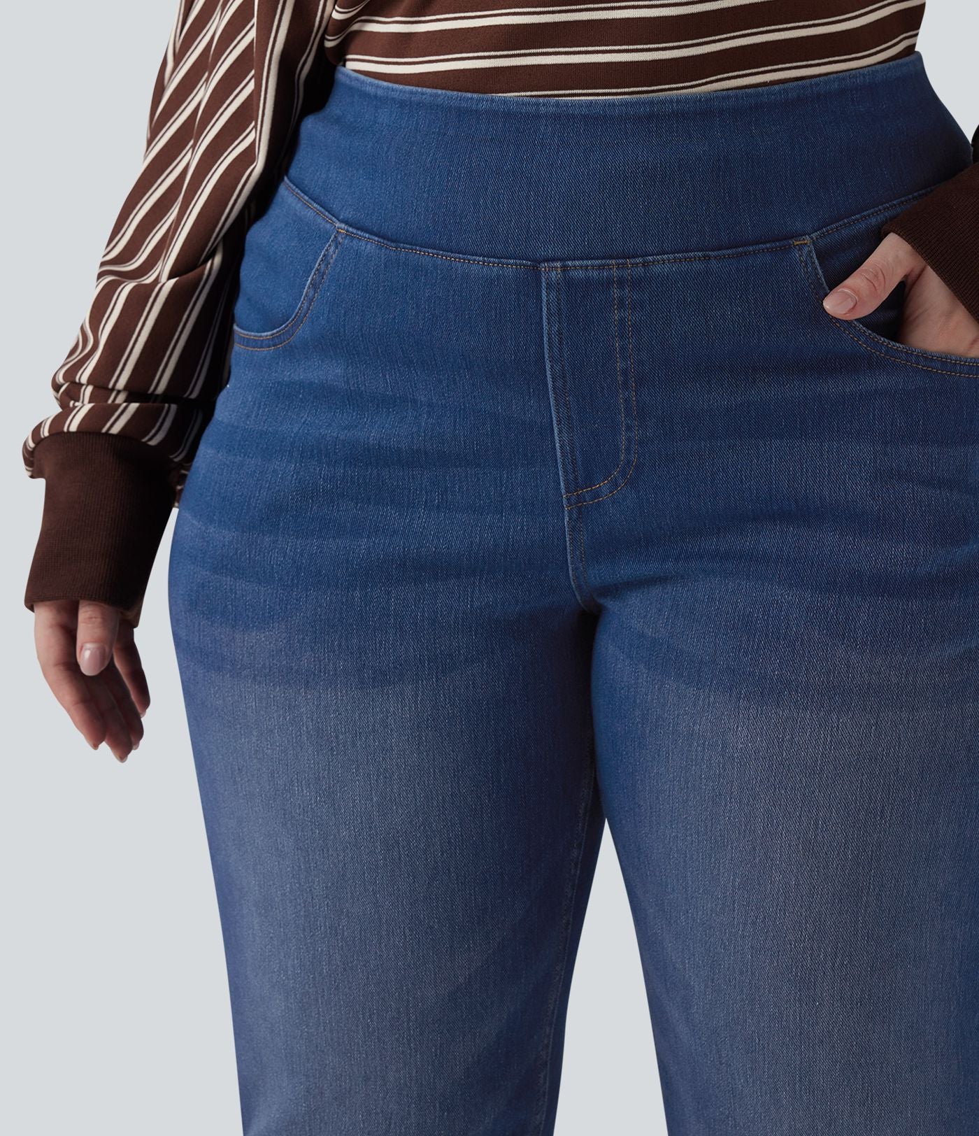 Jean décontracté Halara Flex™ grande taille bootcut taille haute en maille extensible délavée avec multiples poches