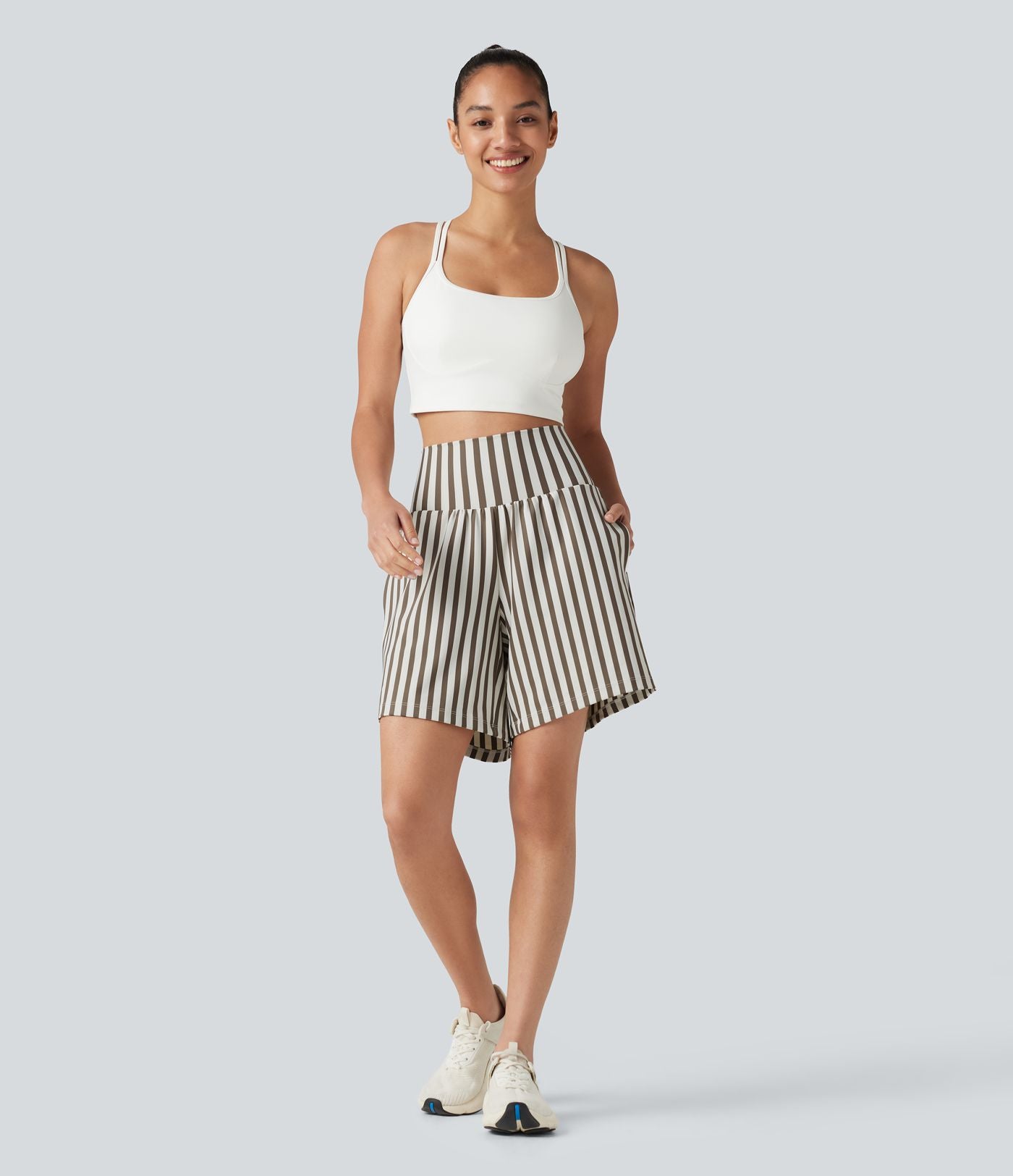 Short ample de yoga 2 en 1 taille haute à rayures, 17,5 cm (7 pouces), avec poches