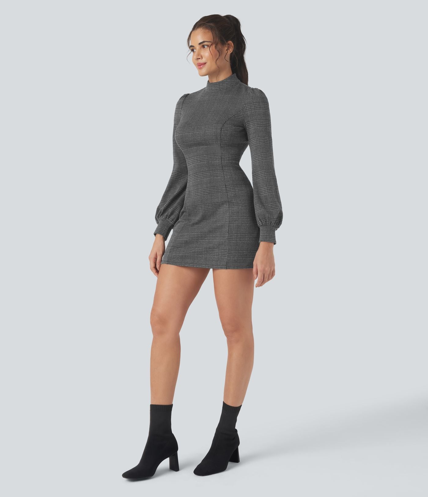 Robe courte col montant manches longues pied-de-poule carreaux