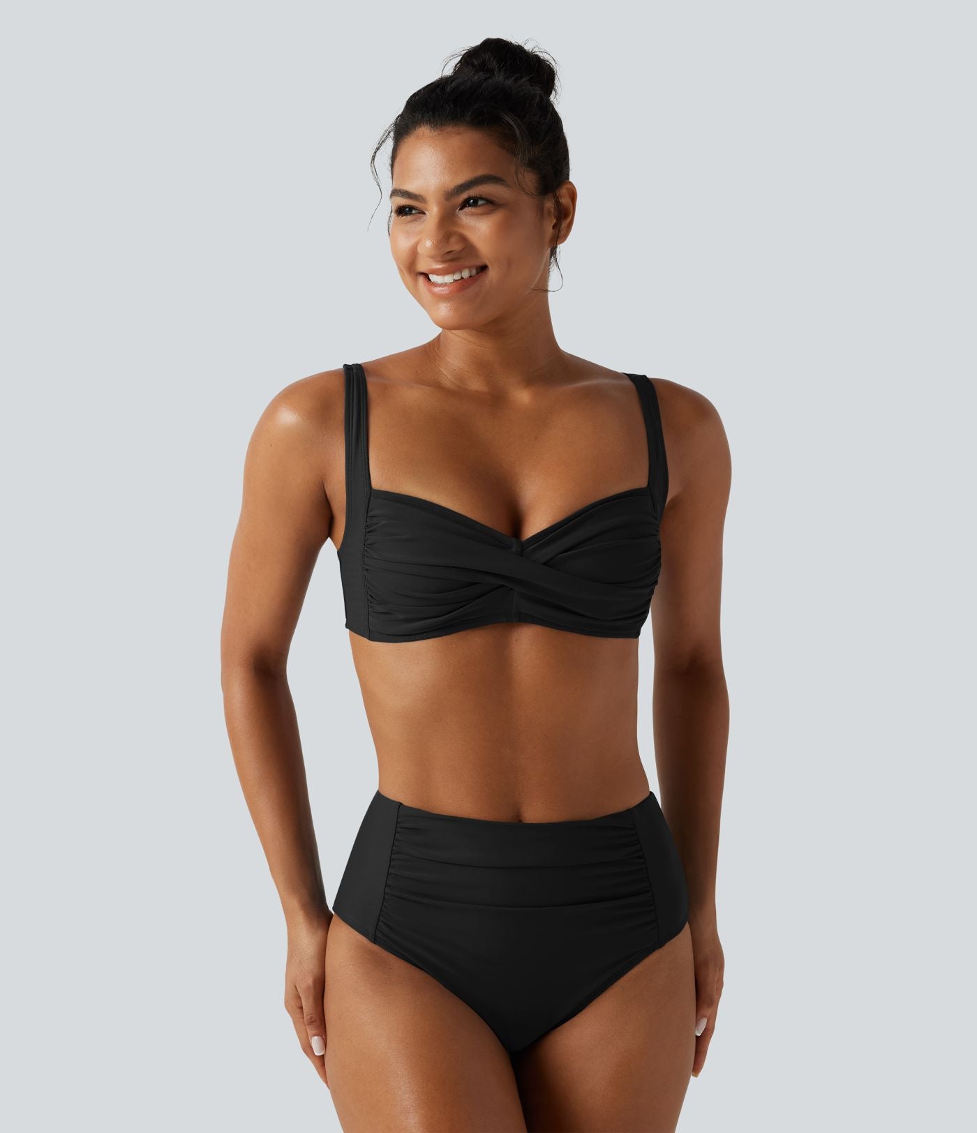 Ensemble bikini push-up gainant avec bretelles ajustables, design torsadé, fronces et brassière intégrée