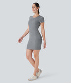 Robe active de yoga mini moulante côtelée avec soutien-gorge intégré