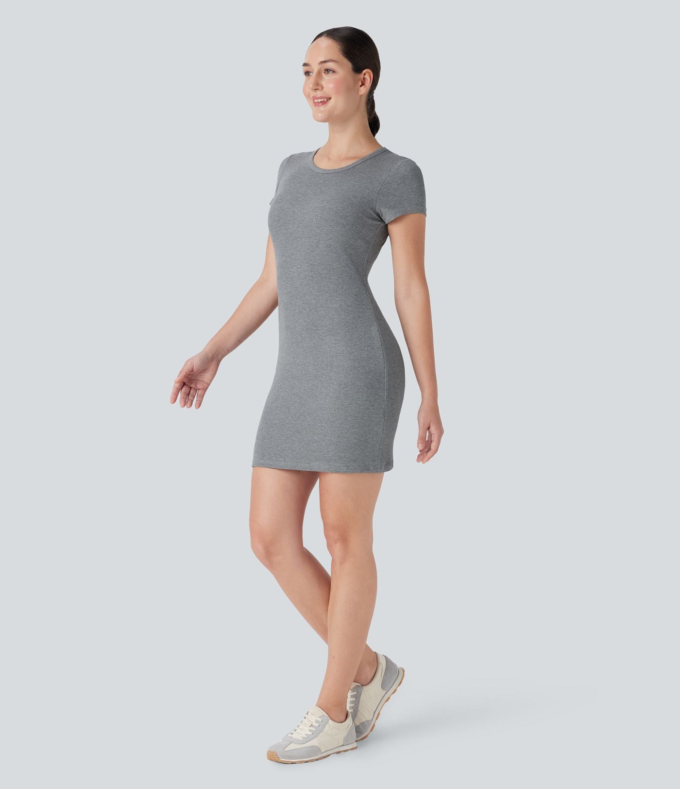 Robe active de yoga mini moulante côtelée avec soutien-gorge intégré