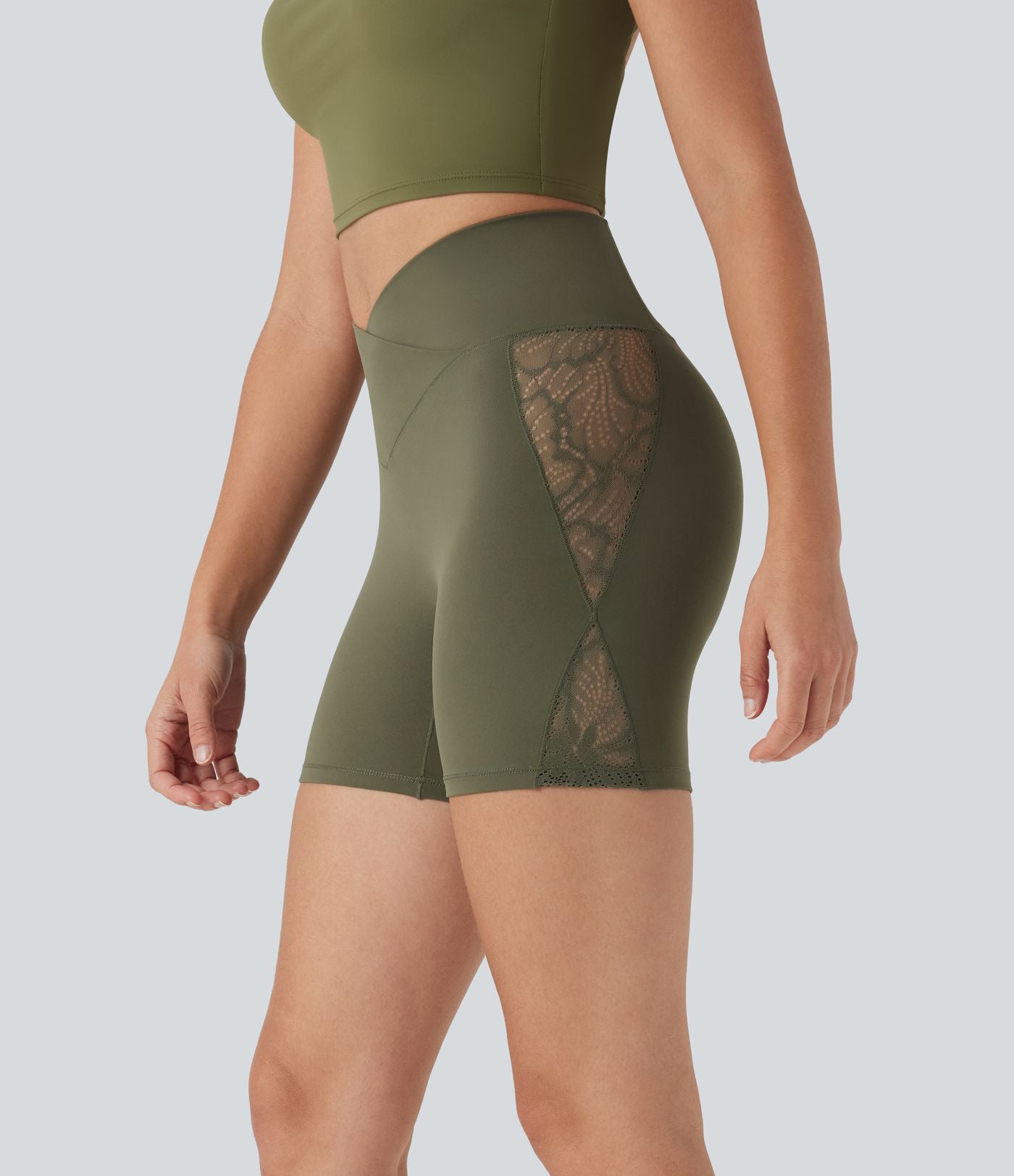 Softlyzero™ Short cycliste yoga taille haute croisé avec dentelle contrastée et poche arrière 12,5 cm - UPF50+