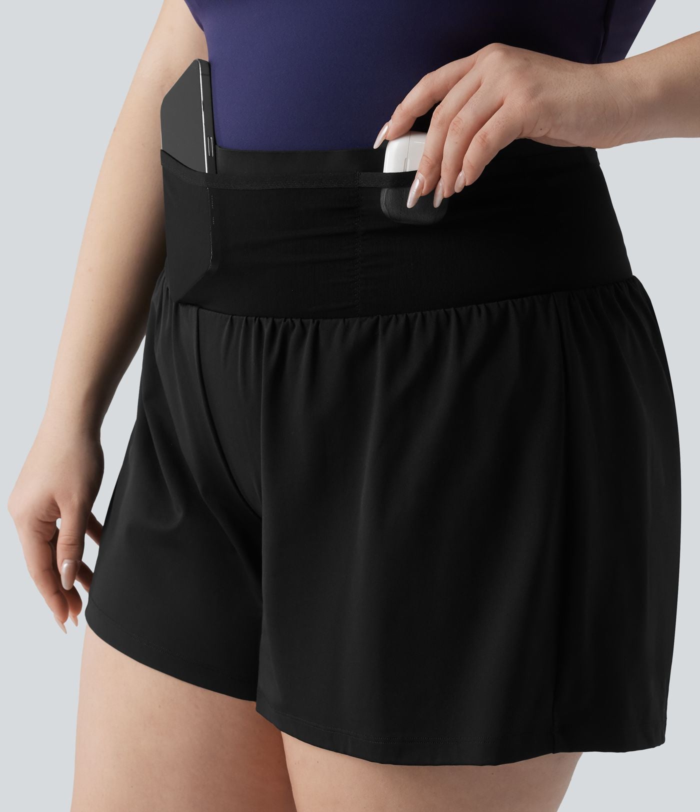 Short de yoga grande taille SoftlyZero™ Airy, gainant et respirant, 2-en-1, à effet frais InstantCool, avec poches
