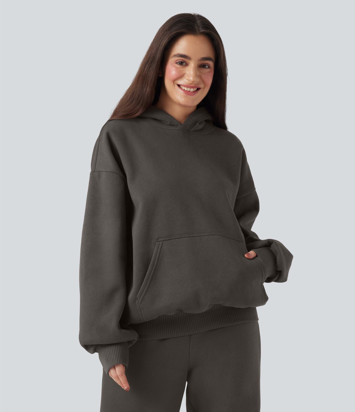 Sweat à capuche en coton molleton manches longues avec poches