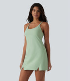 Robe de sport mini SoftlyZero™ Airy 2-en-1 effet frais InstantCool à bretelles, dos nu et poches, accès facile Easy Peasy
