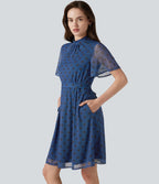 Robe décontractée col cheminée à pois en mesh avec manches à volants, ceinture et poches