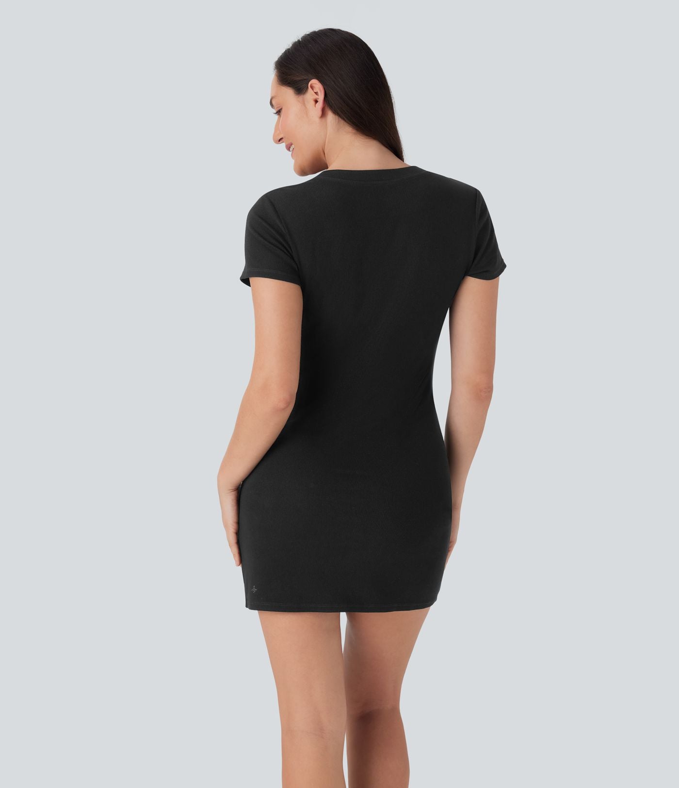 Robe décontractée mini en maille côtelée à col rond et boutons