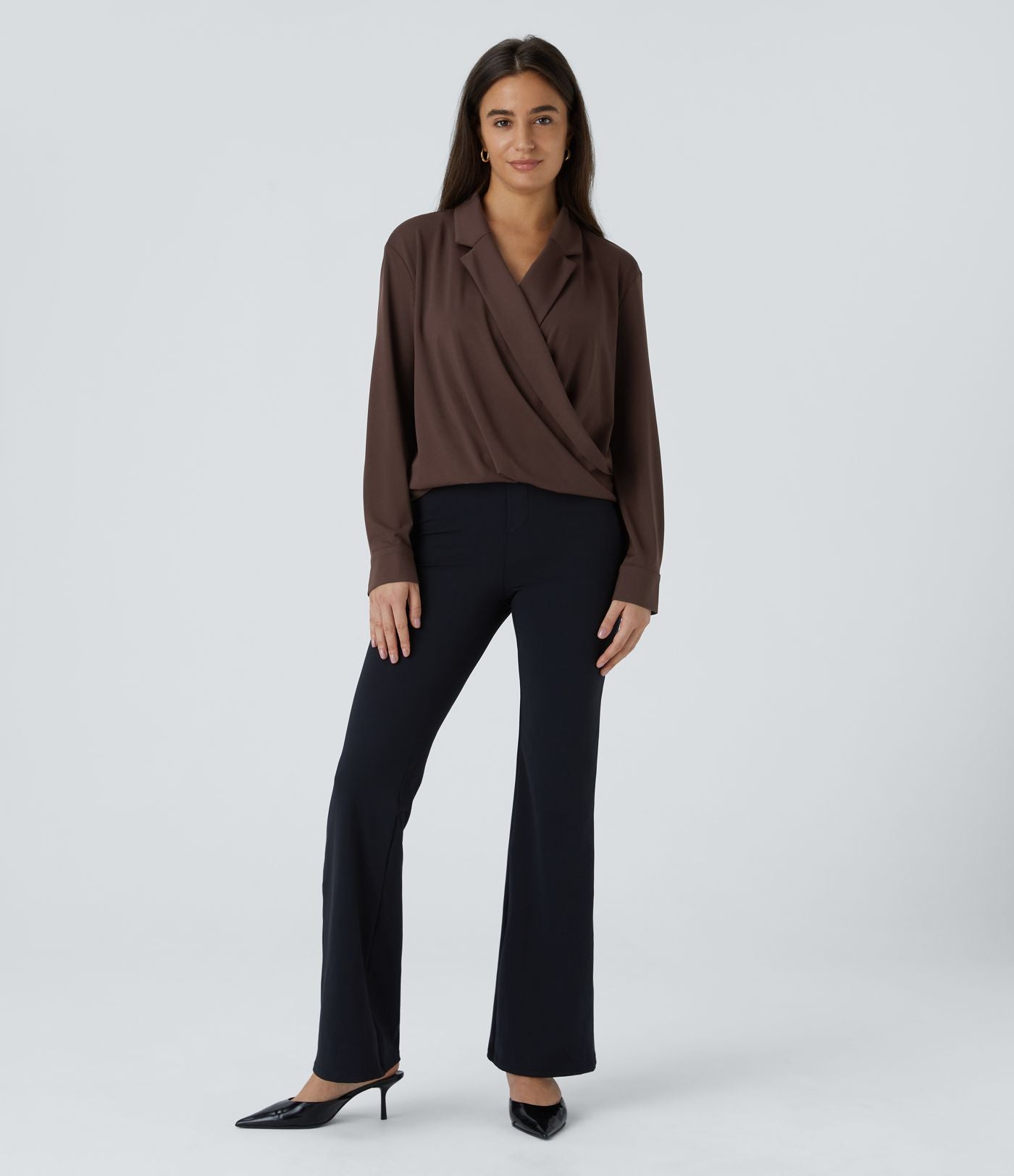 Chemise de travail à col cranté, coupe croisée et manches longues