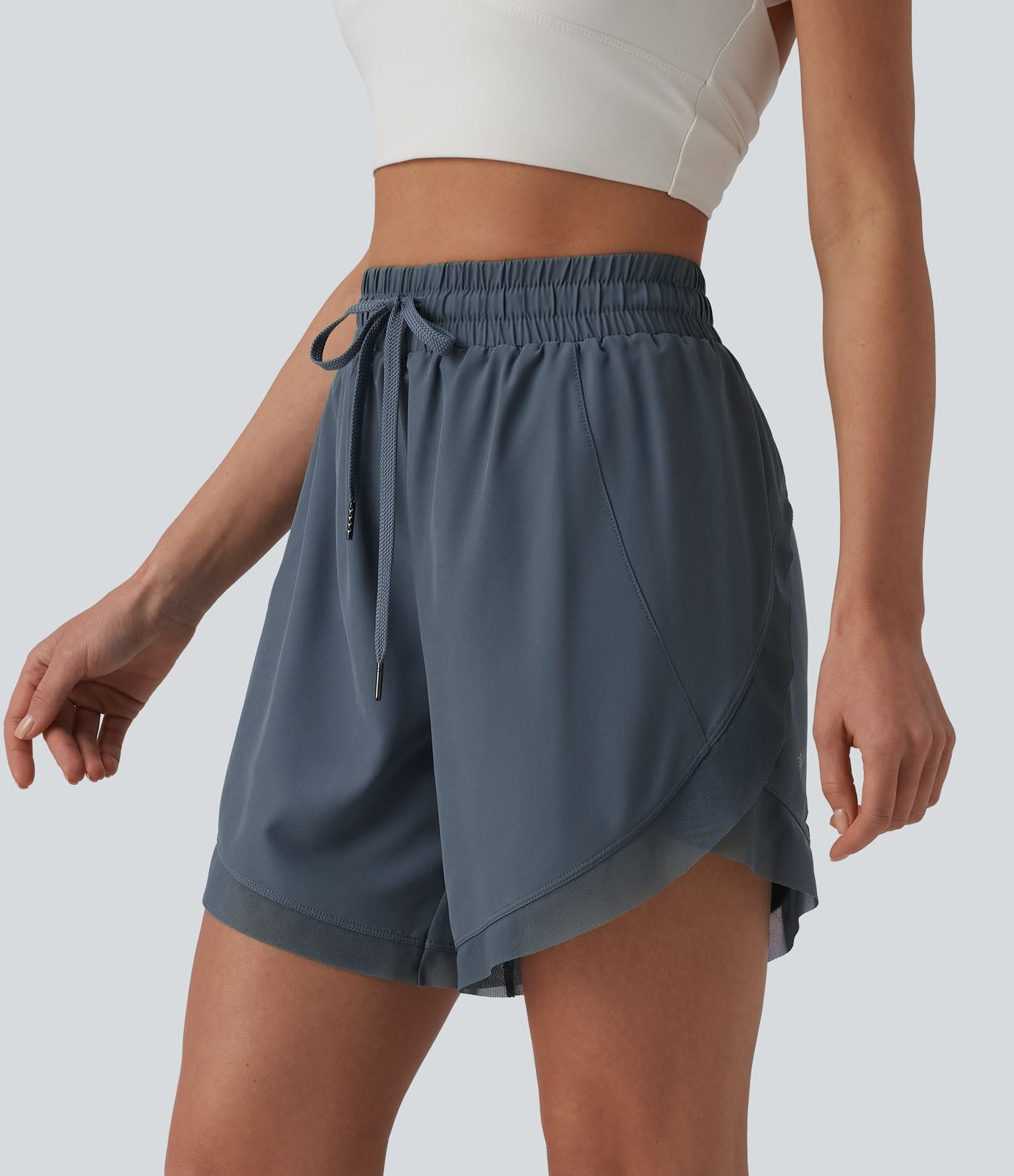 Short de yoga 2-en-1 fluide maille contrastante taille mi-haute 17,5 cm avec cordon de serrage