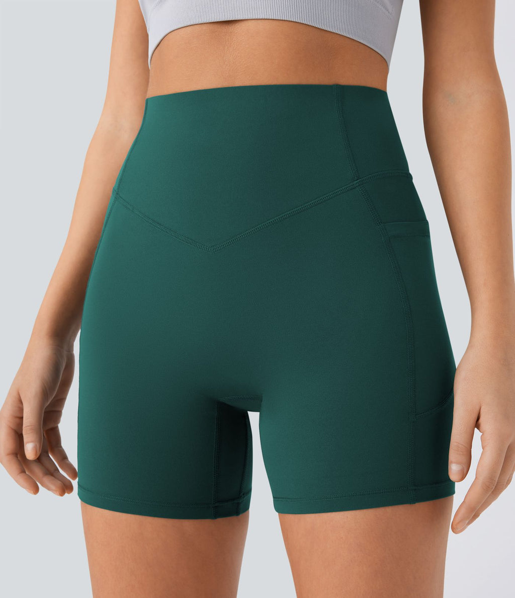 Short cycliste 12,5 cm d'entraînement gainant galbant taille haute avec effet scrunch et poches Halara UltraSculpt™