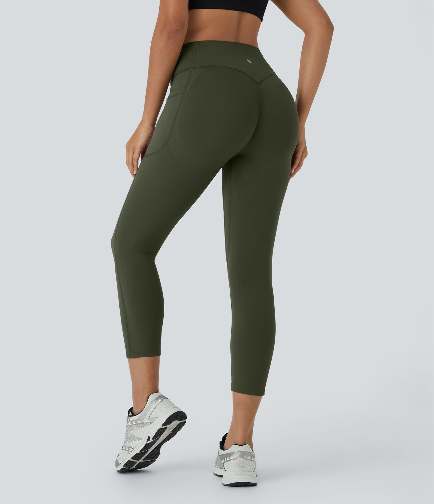 Legging corsaire d'entraînement gainant galbant taille haute avec effet scrunch et poches Halara UltraSculpt™