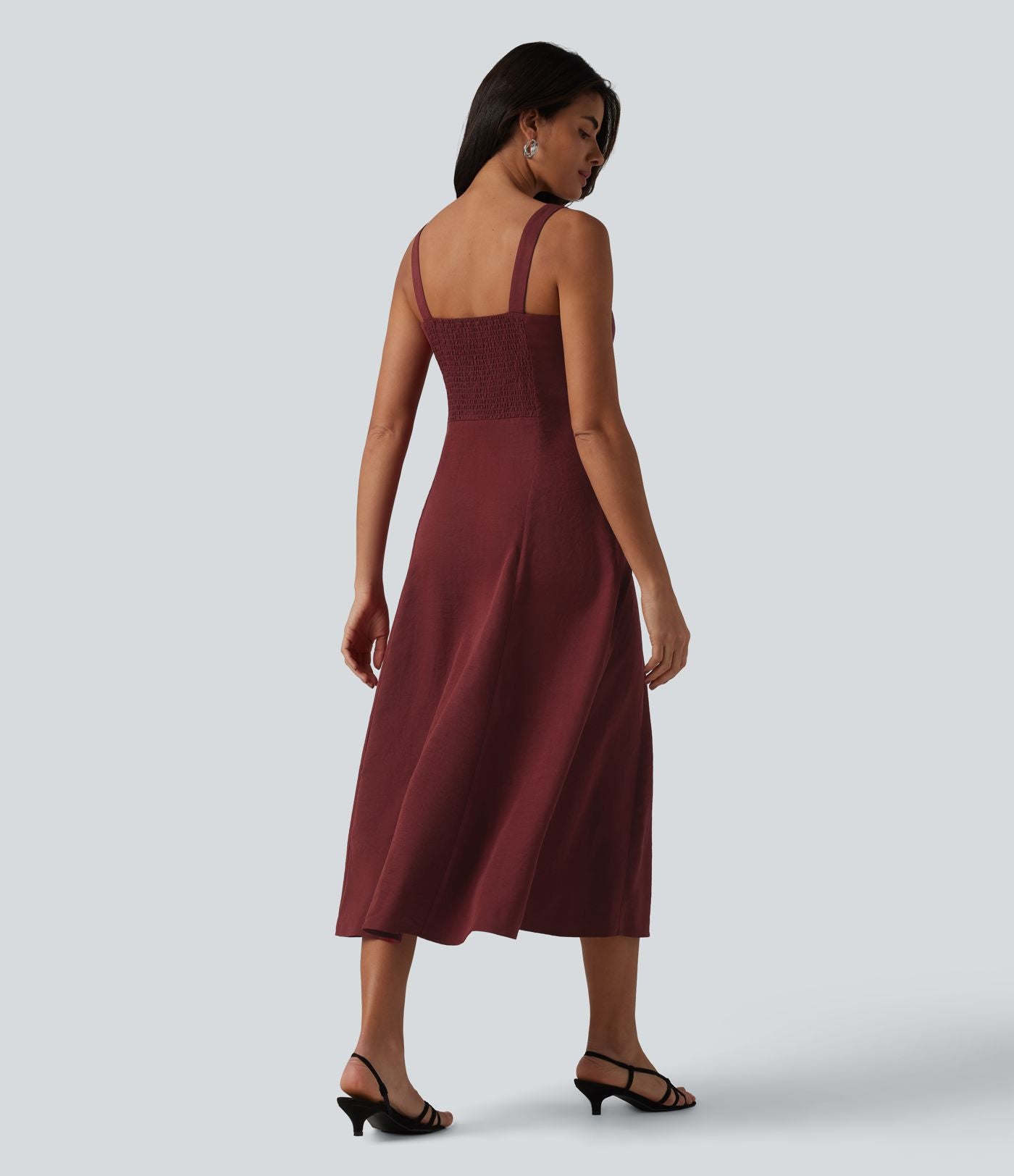 Robe mi-longue fluide froncée à col carré et encolure échancrée pour demoiselle d'honneur et invitée de mariage