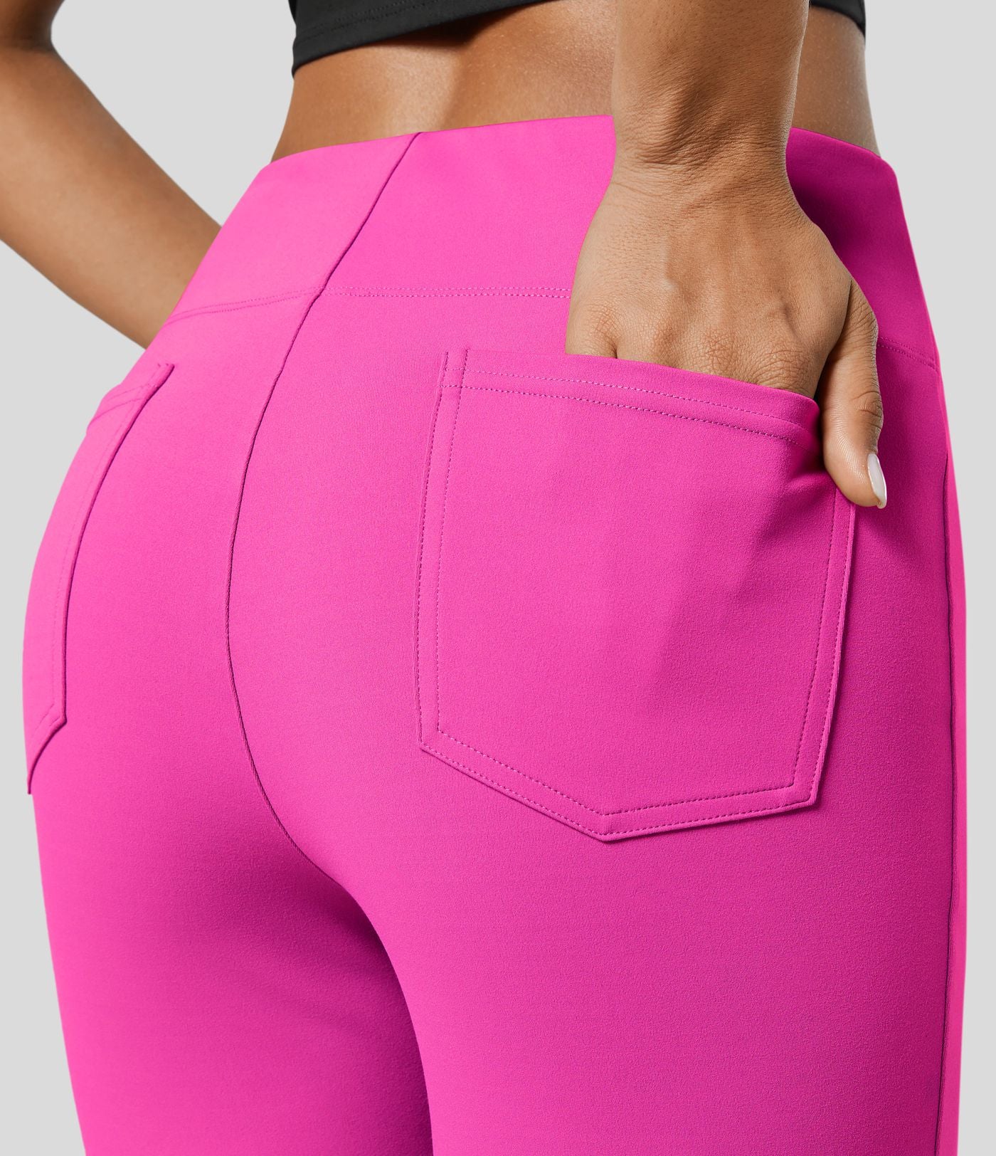 Pantalon tailleur légèrement évasé taille haute avec poches arrière Halara Flex™