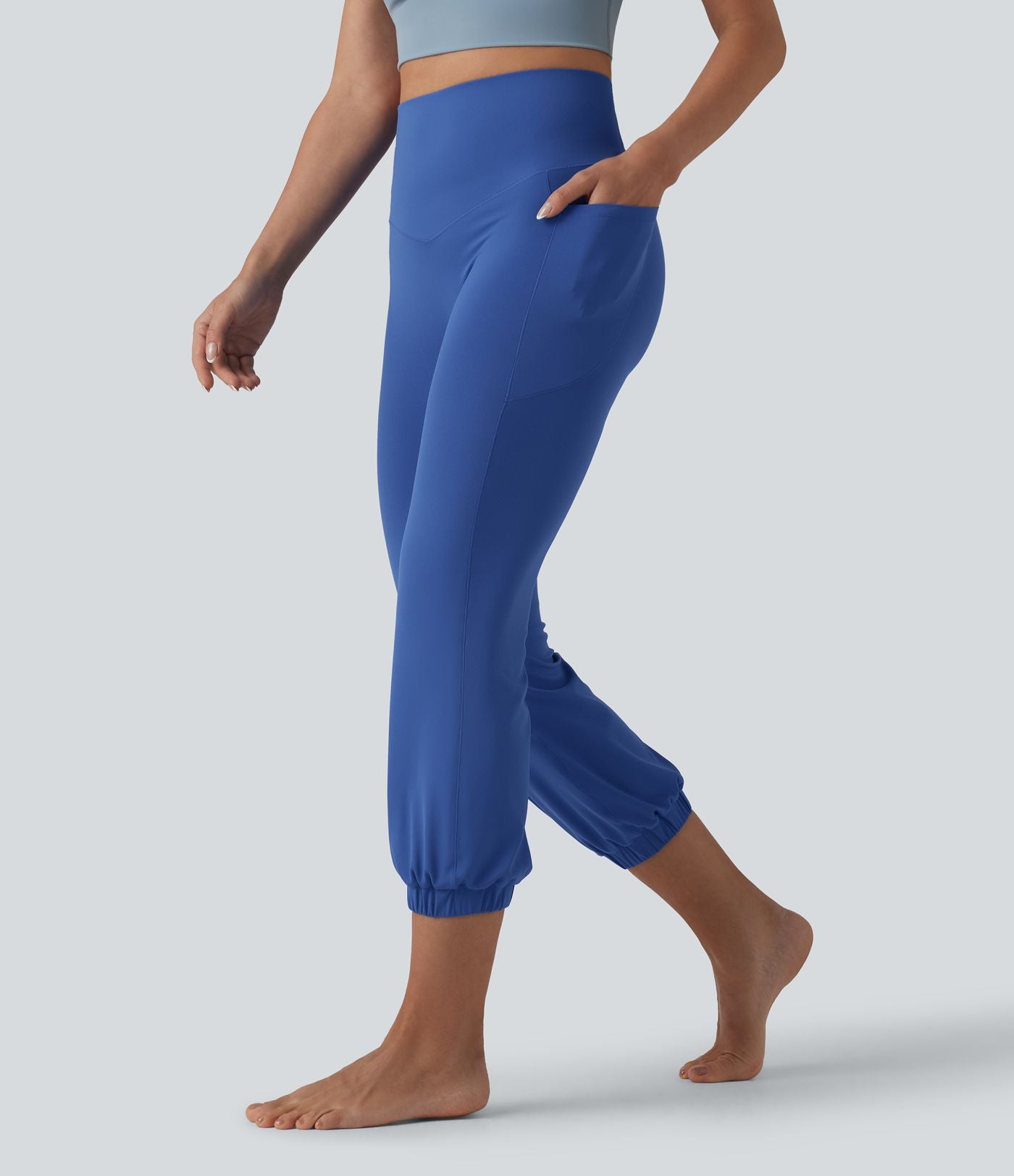 Jogging court SoftlyZero™ taille haute ventre plat coupe ballon avec poches