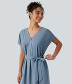 Robe mini esprit bureau défroissage facile, col V, ceinture, manches chauve-souris et poches